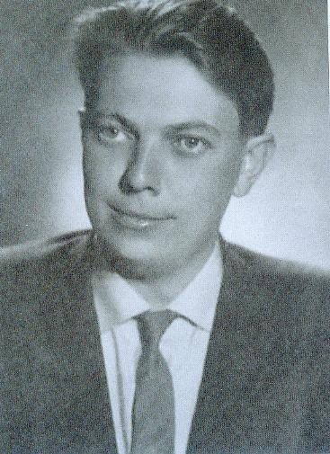 Крыніца ілюстрацыі: Збор твораў : у 25 т. / Уладзімір Караткевіч ; [прадмова, падрыхтоўка тэкстаў і каментарыі А. Вераб'я ; рэдкалегія: А. Бельскі і інш.] ; т. 15 : Пераклады і аўтапераклады. – Мінск, 2017. – Франтыспіс.