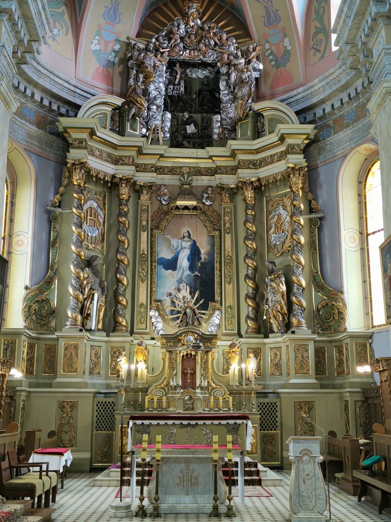 Галоўны алтар Касцёла Унебаўзяцця Найсвяцейшай Панны Марыі. Крыніца ілюстрацыі: http://katedra.pcd.by/gistoryya/