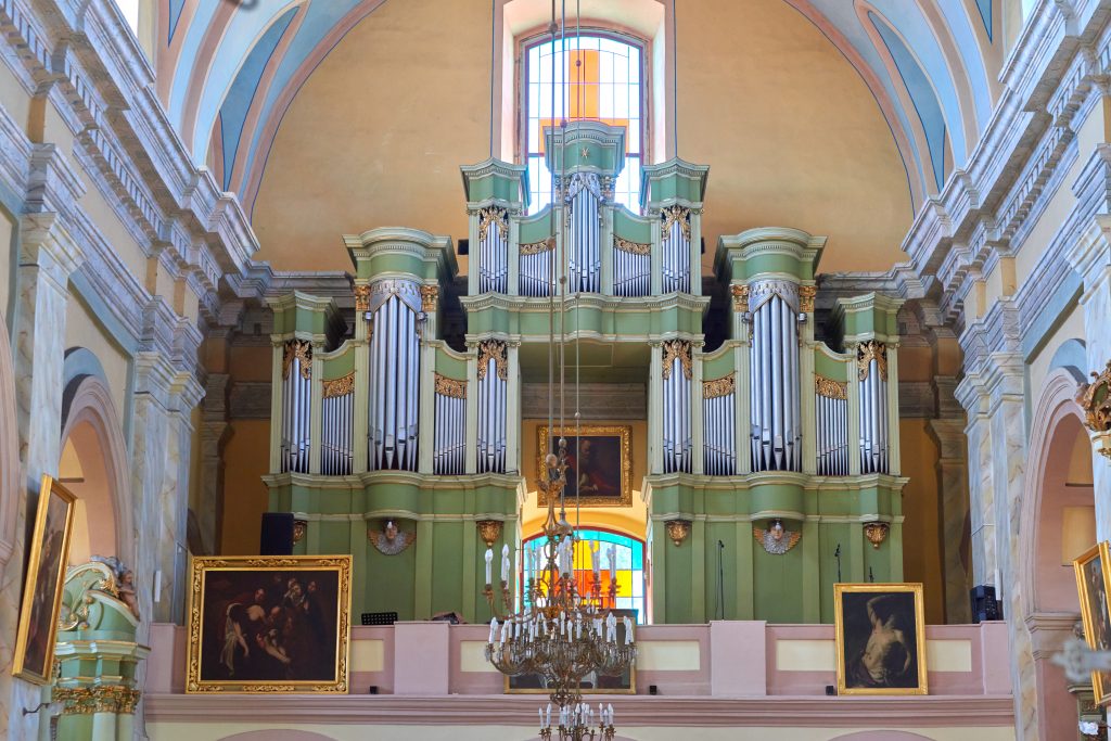 Арган касцёла Унебаўзяцця Найсвяцейшай Панны Марыі. Крыніца ілюстрацыі: http://katedra.pcd.by/gistoryya/