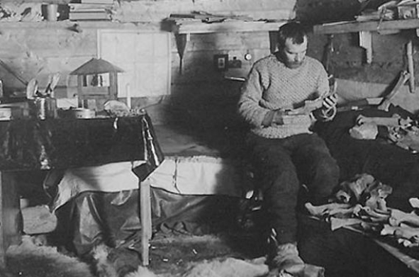 К. А. Валасовіч у экспедыцыі (прыкладна 1901 г.). Крыніца ілюстрацыі: Комсомольская правда. – 2017. – 26 сентября (№180). – С. 10.