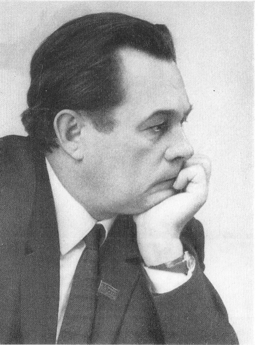 Крыніца ілюстрацыі: Збор твораў : у 5 т. / Андрэй Макаёнак ; [укладанне, каментарыі, прадмова С. С. Лаўшука] ; рэдкалегія: Аўсяннікаў Г. С. [і інш.]. – Мінск, 1990. – Т. 5. – Уклейка паміж с. 192–193.