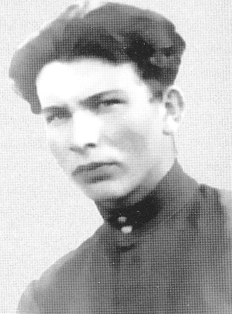 Алесь Петрашкевіч – выпускнік Забалацкай НСШ (1948). Крыніца ілюстрацыі: Крыніцы і каламуць : успамінальны аповед / Алесь Петрашкевіч. – Мінск, 2008. – С. 2 уклейкі паміж с. 192–193.