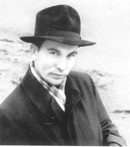 Алесь Петрашкевіч (сяр. 1950-х гг.). Крыніца ілюстрацыі: Крыніцы і каламуць : успамінальны аповед / Алесь Петрашкевіч. – Мінск, 2008. – С. 6 уклейкі паміж с. 192–193.