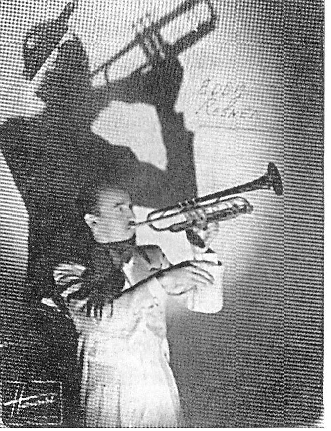 Рекламное фото, сделанное в знаменитом ателье Арнонкура (1938). Источник иллюстрации: Эдди Рознер: Шмаляем джаз, холера ясна! : документальный роман / Дмитрий Драгилёв. – Нижний Новгород, 2011. – С. 3 вклейки между с. 80–81.