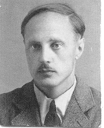 Барыс Кіт (1944). Крыніца ілюстрацыі: Юбілейны альбом да 90-годдзя Барыса Уладзіміравіча Кіта : прафесара, доктара філасофіі (па матэматыцы, Рэгенсбург, Германія), ганаровага доктара навук (Гародня, Беларусь), акадэміка Міжнароднай акадэміі астранаўтыкі (Парыж, Францыя), акадэміка і віцэ-прэзідэнта Міжнароднай акадэміі навук Еўразіі (Масква, Расія), грамадзяніна Злучаных Штатаў Амерыкі, ганаровага грамадзяніна горада Наваградка (Беларусь) / [укладальнікі: Л. Савік, В. Каліноўскі ; рэдкалегія: Т. Вяршыцкая і інш.]. – Мінск, 2001. – С. 8 уклейкі паміж с. 48–49.