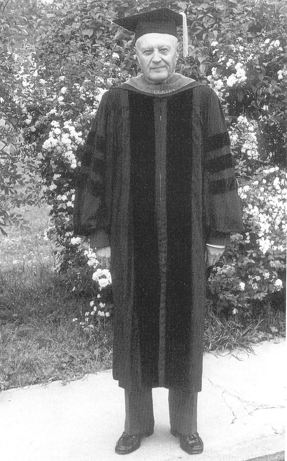 Барыс Кіт – прафесар Вашынгтонскага Мэрылендскага ўніверсітэта (1983). Крыніца ілюстрацыі: Юбілейны альбом да 90-годдзя Барыса Уладзіміравіча Кіта : прафесара, доктара філасофіі (па матэматыцы, Рэгенсбург, Германія), ганаровага доктара навук (Гародня, Беларусь), акадэміка Міжнароднай акадэміі астранаўтыкі (Парыж, Францыя), акадэміка і віцэ-прэзідэнта Міжнароднай акадэміі навук Еўразіі (Масква, Расія), грамадзяніна Злучаных Штатаў Амерыкі, ганаровага грамадзяніна горада Наваградка (Беларусь) / [укладальнікі: Л. Савік, В. Каліноўскі ; рэдкалегія: Т. Вяршыцкая і інш.]. – Мінск, 2001. – С. 13 уклейкі паміж с. 98–99.