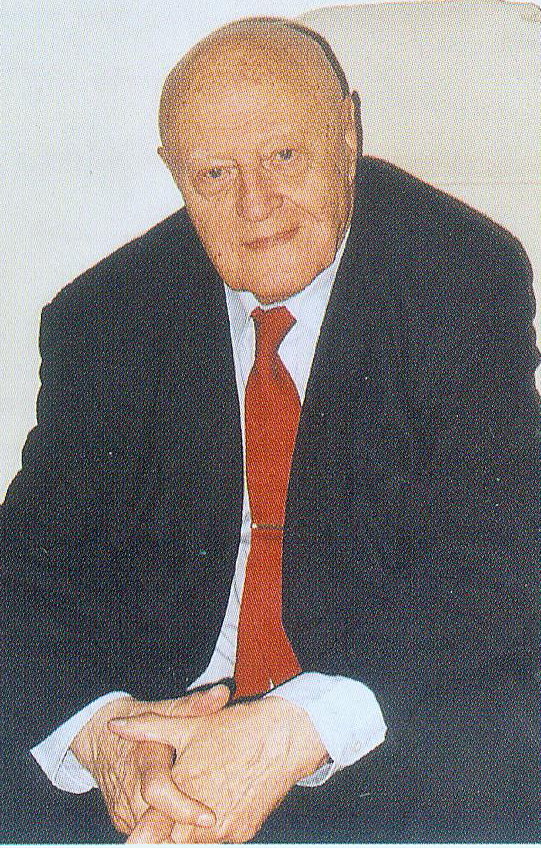 Барыс Кіт (2001). Крыніца ілюстрацыі: Юбілейны альбом да 90-годдзя Барыса Уладзіміравіча Кіта : прафесара, доктара філасофіі (па матэматыцы, Рэгенсбург, Германія), ганаровага доктара навук (Гародня, Беларусь), акадэміка Міжнароднай акадэміі астранаўтыкі (Парыж, Францыя), акадэміка і віцэ-прэзідэнта Міжнароднай акадэміі навук Еўразіі (Масква, Расія), грамадзяніна Злучаных Штатаў Амерыкі, ганаровага грамадзяніна горада Наваградка (Беларусь) / [укладальнікі: Л. Савік, В. Каліноўскі ; рэдкалегія: Т. Вяршыцкая і інш.]. – Мінск, 2001. – С. 25 уклейкі паміж с. 98–99.