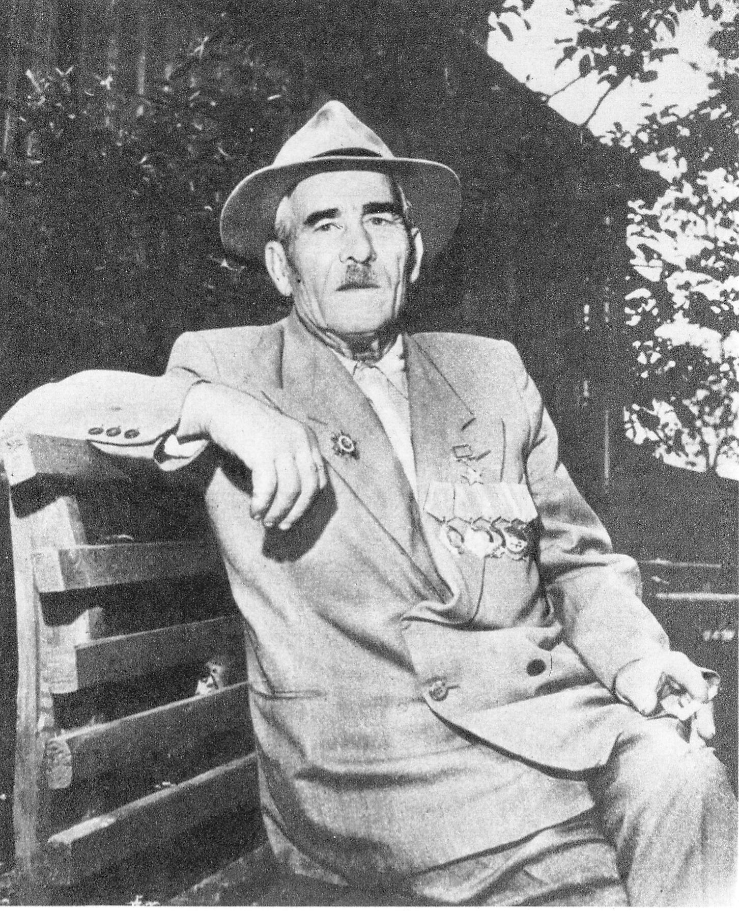 Минай Филиппович Шмырёв. Источник иллюстрации: М. Ф. Шмырев : [фотоальбом / авт. текста С. А. Аслезов ; фото М. Ф. Шмырева]. – Мінск, 1978. – [C. 29].