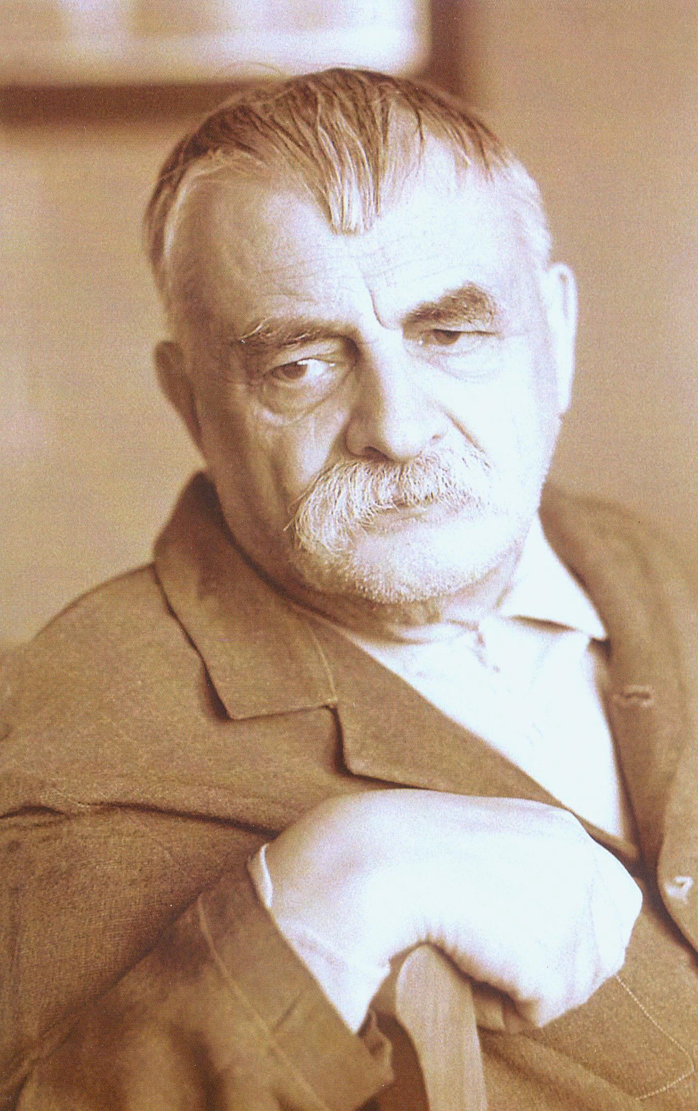 Н. Аладов (1970 г.). Источник иллюстрации: Николай Ильич Аладов : статьи, материалы, воспоминания : [к 125-летию со дня рождения] / Министерство культуры Республики Беларусь, Учреждение образования "Белорусская государственная академия музыки" ; [составители: Н. Н. Стасюк, Р. Н. Аладова ; редколлегия: Е. Н. Дулова, О. В. Дадиомова, Е. В. Лисова]. – Минск, 2016. – С. 19 вклейки между с. 224–225.