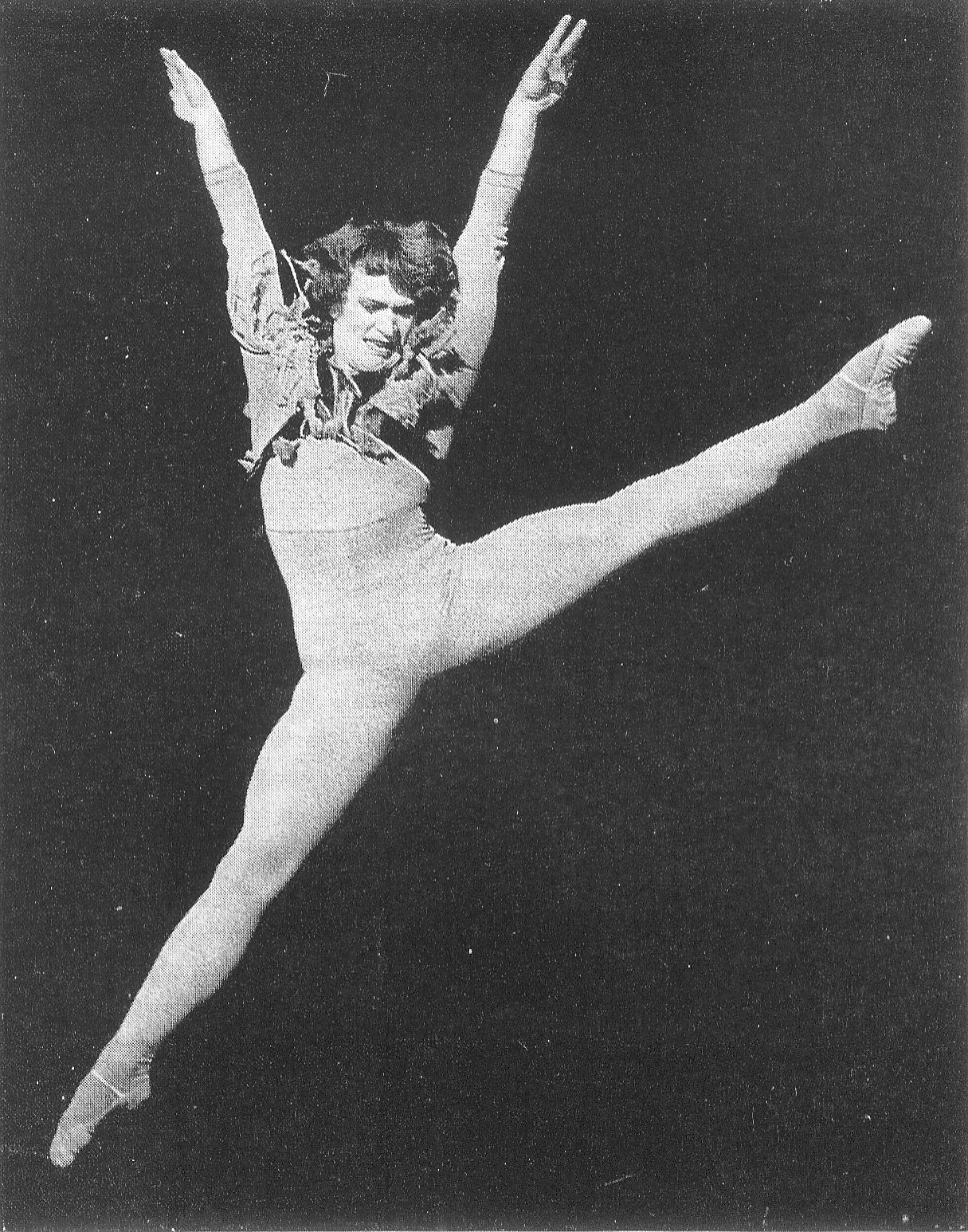 Хозе – Ю. Троян (балет "Кармен-сюита"). Источник иллюстрации:  Гармония дуэта : о творчестве Л. Бржозовской и Ю. Трояна / Т. М. Мушинская. – Минск, 1987. – С. 65.