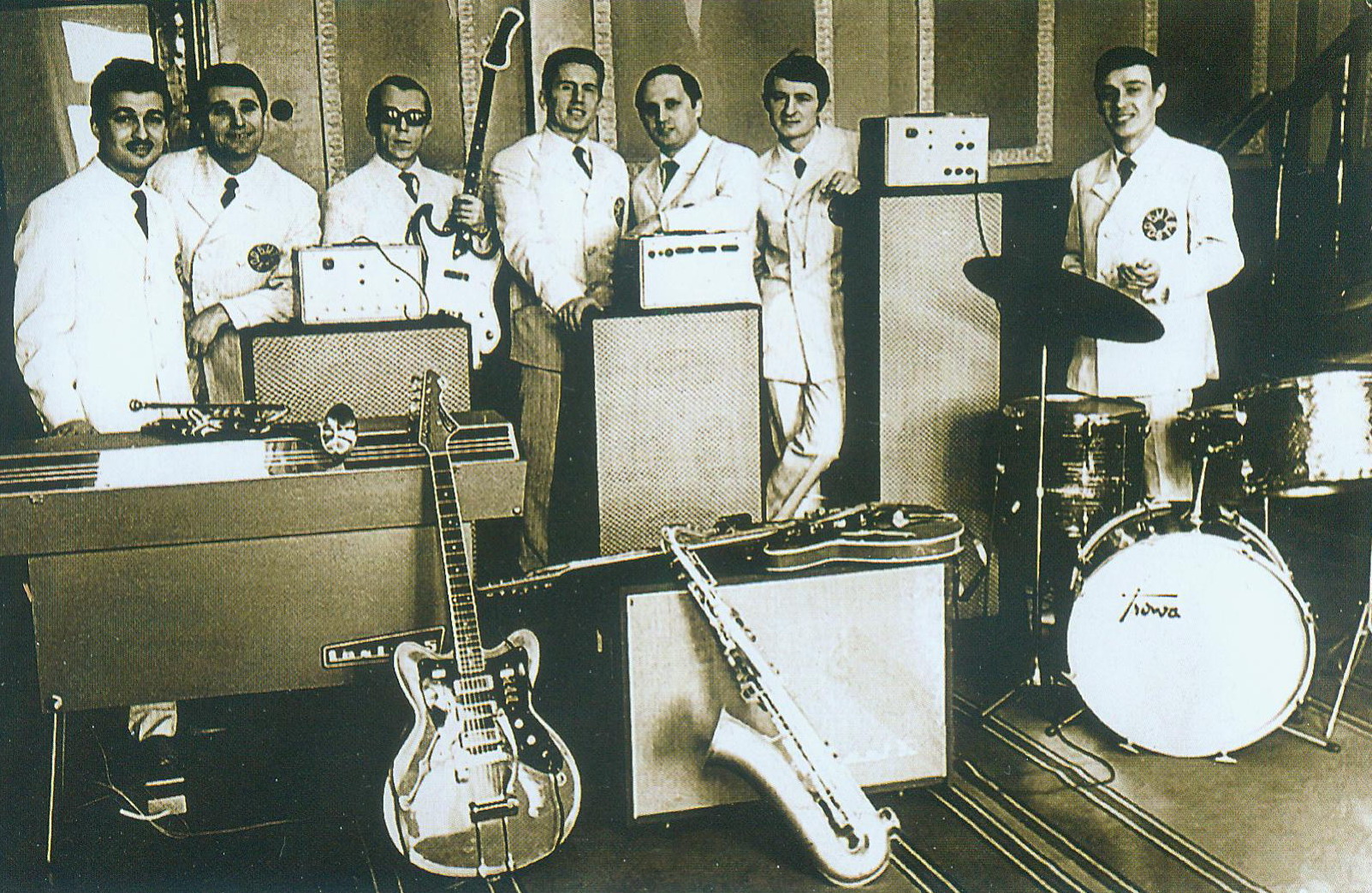 Ансамбль "Орбита-67": Измаил Капланов, Михаил Гольштейн, Валерий Фролов, Юрий Мариновский, Владимир Мулявин, Владислав Мисевич, Сергей Кравцов (1967). Источник иллюстрации: Владимир Мулявин. Нота судьбы : [Воспоминания, интервью, исслед. / авт. концепции кн., ред.-сост. Л. Крушинская. – Минск, 2004. – С. 1 вклейки между с. 224–225.