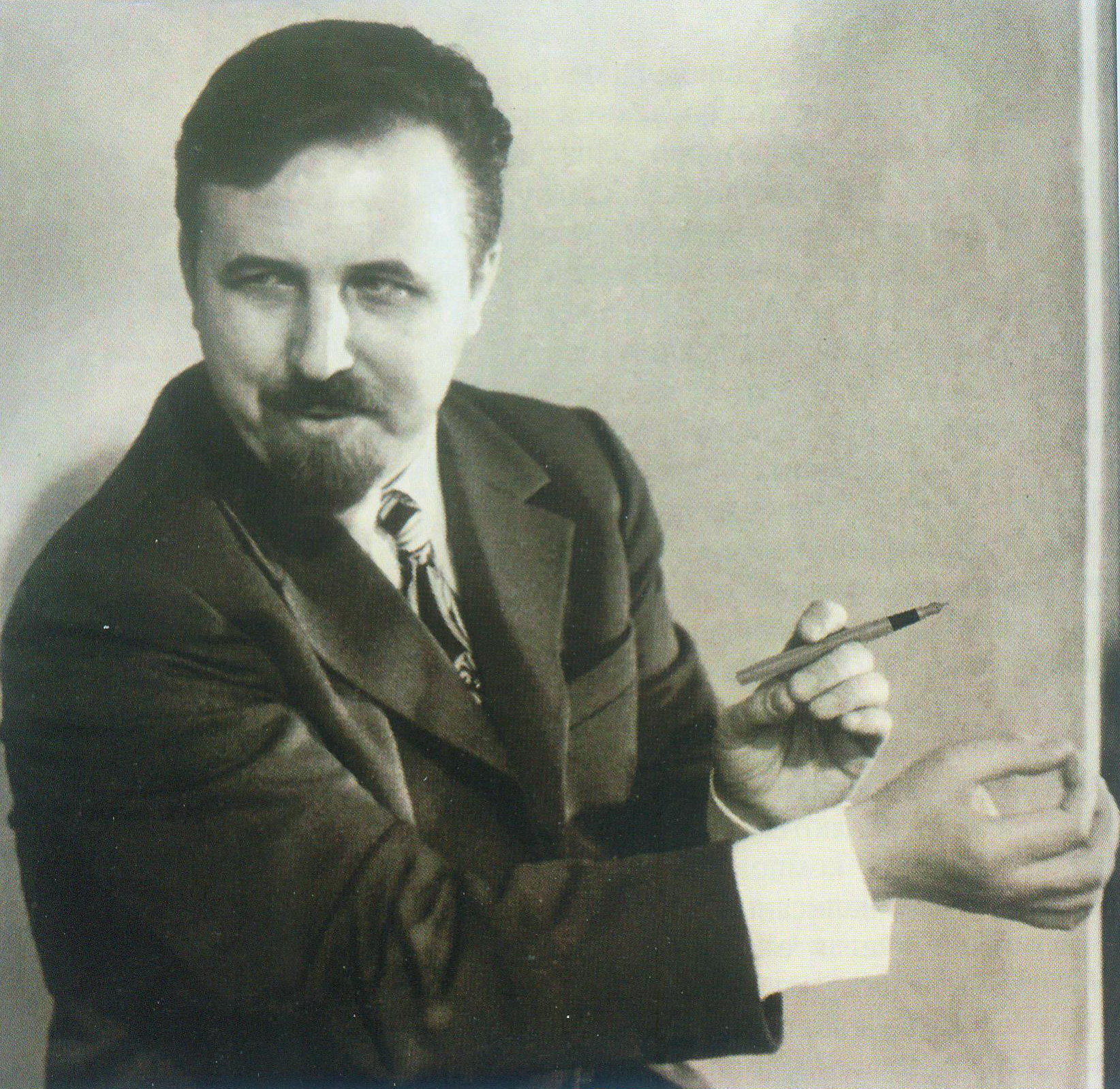 Характерный жест мастера. Источник иллюстрации: Композиторы Беларуси : Николай Аладов, Евгений Глебов, Сергей Кортес : [для среднего и старшего школьного возраста] / Р. Н. Аладова, Н. Г. Ганул, С. Н. Немцова-Амбарян. – Минск, 2019. – С. 36. 