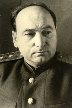 Крыніца ілюстрацыі: http://www.warmuseum.by/news/lyudi_i_sudby/ponomarenko-panteleymon-kondratevich/?sphrase_id=118