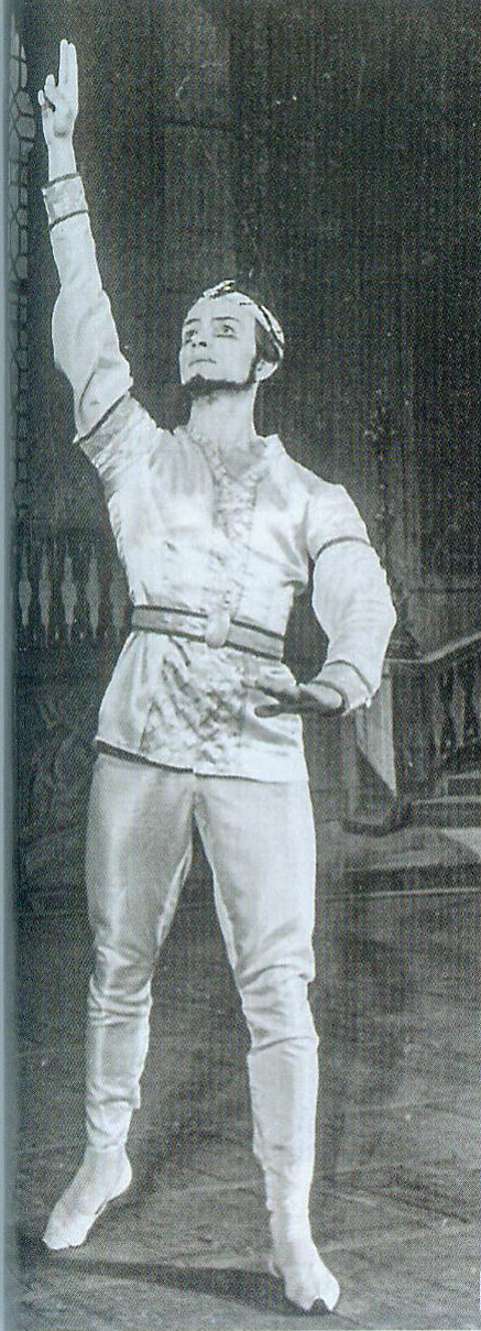 Валерий Миронов в роли Солора в балете "Баядерка". Источник иллюстрации: Партер. – 2017. – № 4. – С. 43.