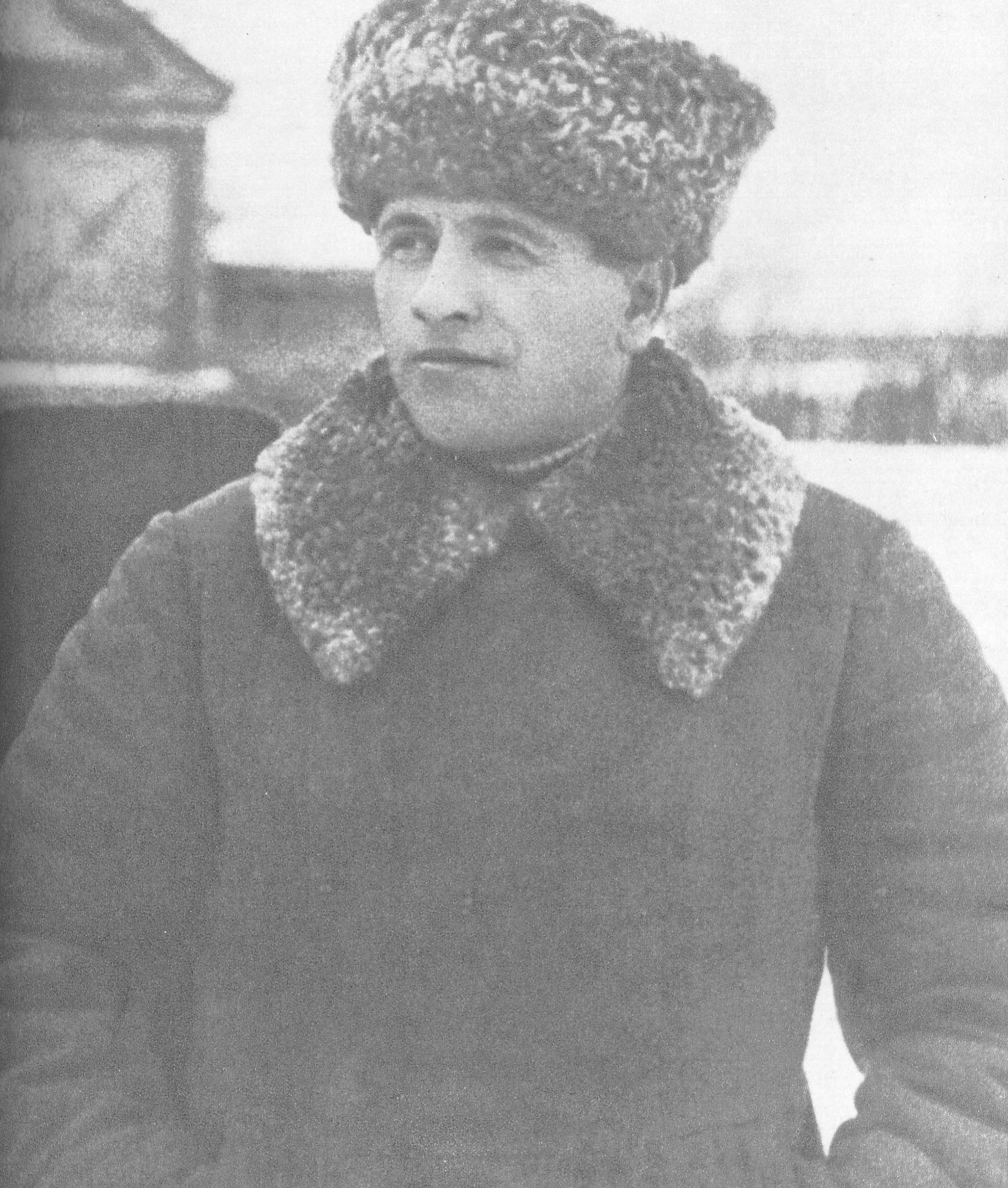 Герой Савецкага Саюза генерал Л.М. Даватар, камандзір 2-га гвардзейскага кавалерыйскага корпуса. Крыніца ілюстрацыі: Франтавымі дарогамі = Фронтовыми дорогами : [фотаальбом / склад. С. А. Нортман ; аўт. фота М. І. Савін]. – Мінск, 1985. – С. 75.