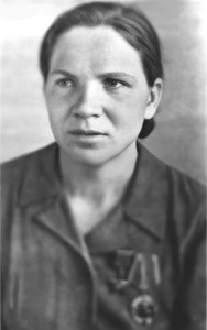 Источник иллюстрации: Земные звезды : очерки о Героях Соц. Труда Брест. обл. / сост.: П. П. Сутько и др. – Минск : Беларусь, 1978. – С. 351. 