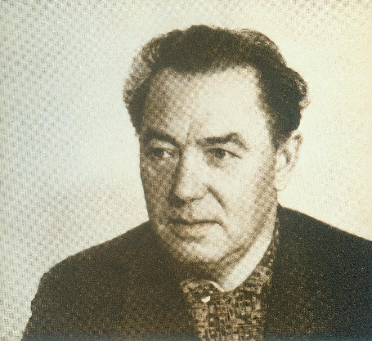 Анатоль Астрэйка. Крыніца ілюстрацыі: Выбраныя творы : у 2 т. / Анатоль Астрэйка ; [уступны артыкул А. Бялевіча]. – Мінск : Беларусь, 1970. – Т. 1 : Вершы, 1930–1946. – Форзац.