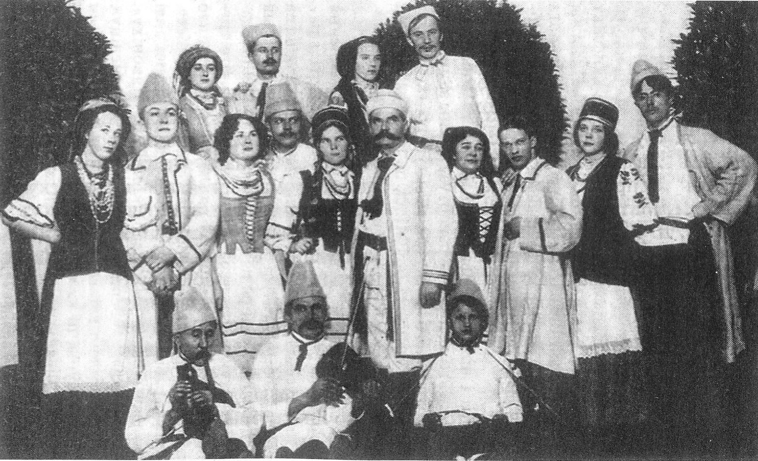 Першая беларуская трупа І. Буйніцкага. Крыніца ілюстрацыі: Ігнат Буйніцкі: з кагорты першапраходцаў / Алесь Марціновіч. – Мінск, 2013. – С. 47.