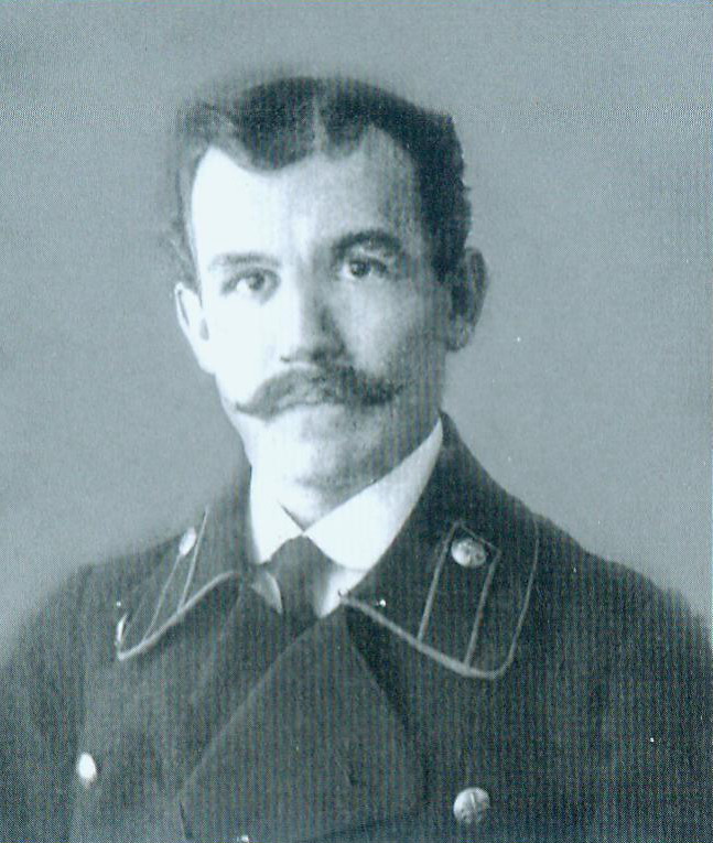 Уладзіслаў Галубок. Крыніца ілюстрацыі: Фоталетапіс з хатняга архіва Яна Скрыгана: шляхі, час, сустрэчы, імгненні гісторыі, старонкі жыцця ў рэтраспектыўным аглядзе. XX стагоддзе : [фотаальбом да 115-годдзя з дня нараджэння / укладанне, прадмова, каментар Г. Скрыган]. – Мінск, 2020. – С. 60.