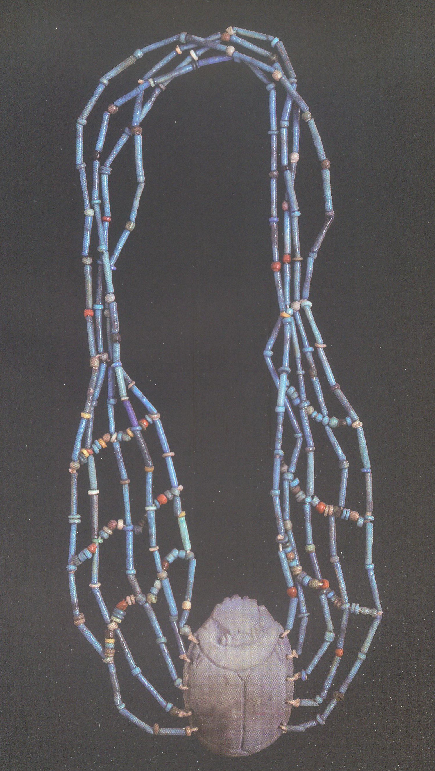 Адна з егіпецкіх знаходак М. Тышкевіча з фондаў Нацыянальнага музея Літвы (Вільнюс). Крыніца ілюстрацыі: Papirusy, mumie, złoto… : Michał Tyszkiewicz i 150-lecie pierwszych polskich i litewskich wykopalisk w Egipcie: wystawa w Państwowym Muzeum Archeologicznym w Warszawie, 12 grudnia 2011 r. – 31 maja 2012 r. = Papyri, mummies and gold… : Michał Tyszkiewicz and the 150th anniversary of the first Polish and Lithuanian excavations in Egypt : exhibition State Archaelogical Museum, 12 December 2011 – 31 May 2012 / [redakcja katalogu: Andrzej Niwiński] ; [autorzy tekstów: Wojciech Brzeziński [et al.]. – Warszawa, 2011. – С. 76.