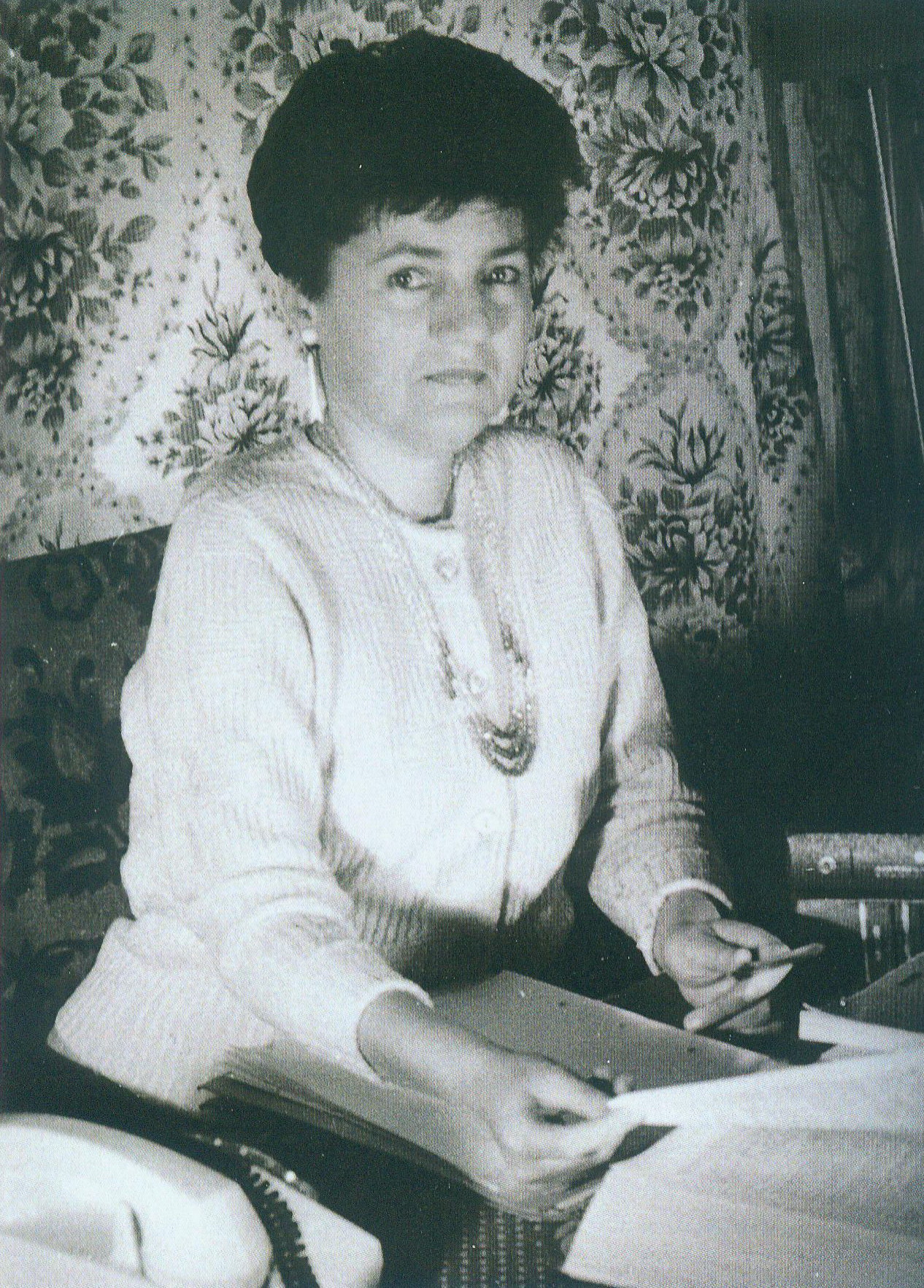 Крыніца ілюстрацыі: Пінск… Першамайская… Локун… : кніга ўспамінаў / Брэсцкая абласная бібліятэка ім. М. Горкага ; [складальнік В. А. Гарбачэўская ; навуковы рэдактар А. М. Карлюкевіч]. – Мінск, 2020. – С. 8 уклейкі.