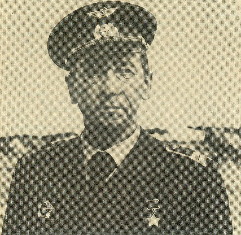 Диспетчер Витебского аэропорта В.А. Демидов. Источник иллюстрации: Неман. – 1983. – № 12. – С. 169.