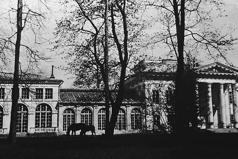 Аранжарэя палаца Булгакаў у Жылічах. Крыніца ілюстрацыі: https://zviazda.by/be/news/20200717/1595006891-adkryvaem-belarus-versal-u-zhylichah