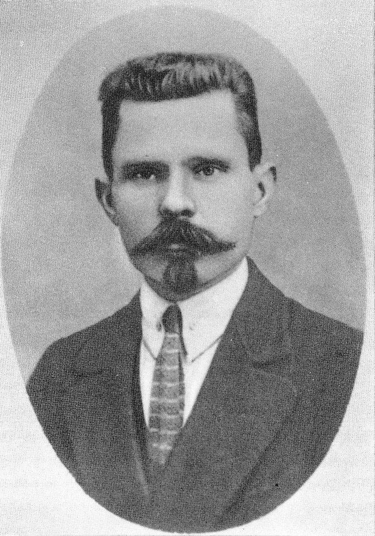 Рыгор Шырма – кіраўнік Пружанскага народнага хору (пачатак 1920-х гг.). Крыніца ілюстрацыі: Рыгор Шырма / аўтар-складальнік В. Дз. Ліцвінка. – Мінск, 1990. – С. 19.