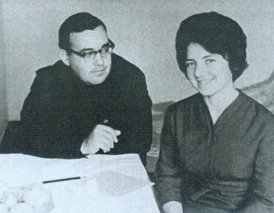 Якуб з жонкай Таццянай (1965). Крыніца ілюстрацыі: Мы з Іманам жывём на зямлі Беларусі : беларускі татарын Якуб Якубоўскі / [укладальнікі: І. П. Драўніцкі, Т. В. Якубоўская]. – Мінск, 2015. – С. 10 уклейкі паміж с. 84–85.