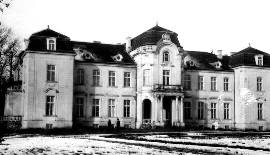 Палац Святаполк-Чацвярцінскіх у пачатку ХХ ст. Крыніца ілюстрацыі: https://belkraj.by/blog/dvorcovo-parkovyy-ansambl-svyatopolk-chetvertinskih-v-poselke-zheludok