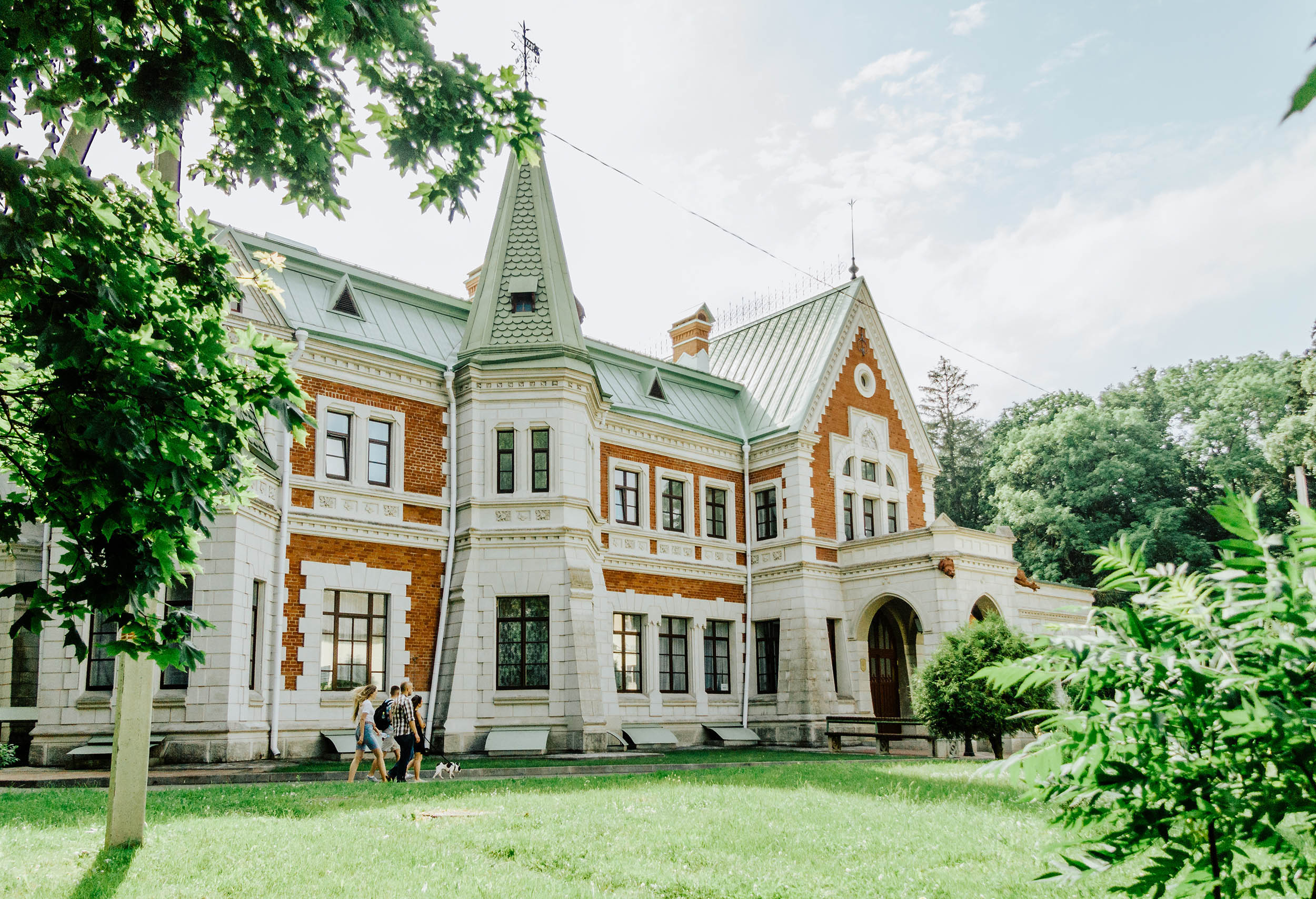 Чырвонабярэжская сядзіба