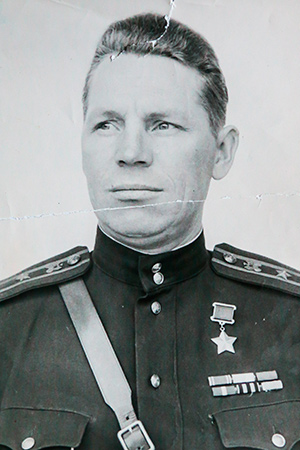 І.І. Кустаў (1958). Крыніца ілюстрацыі: https://www.sb.by/articles/75-mgnoveniy-sudbonosnoy-vesny.html