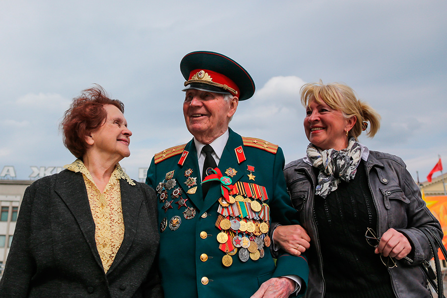 І.І. Кустаў (2020). Крыніца ілюстрацыі: https://www.sb.by/articles/75-mgnoveniy-sudbonosnoy-vesny.html