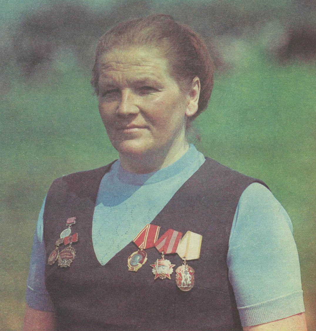 Т.У. Чубрык. Крыніца ілюстрацыі: Работніца і сялянка. – 1980. – № 1. – С. 1 вокладкі.