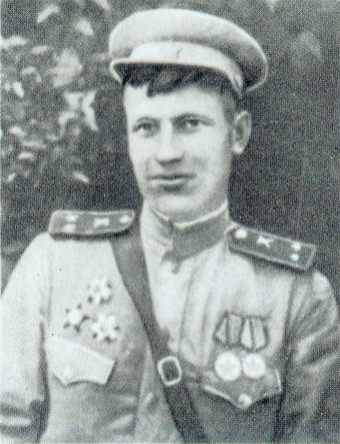 П.М. Воловиков. Истояник иллюстрации: Год 1944. Зарницы победного салюта : очерки, воспоминания, документы / [сост. М. В. Вербинский, Б. В. Самарин]. – Львов, 1979. – С. 1 вклейки между с. 32–33.