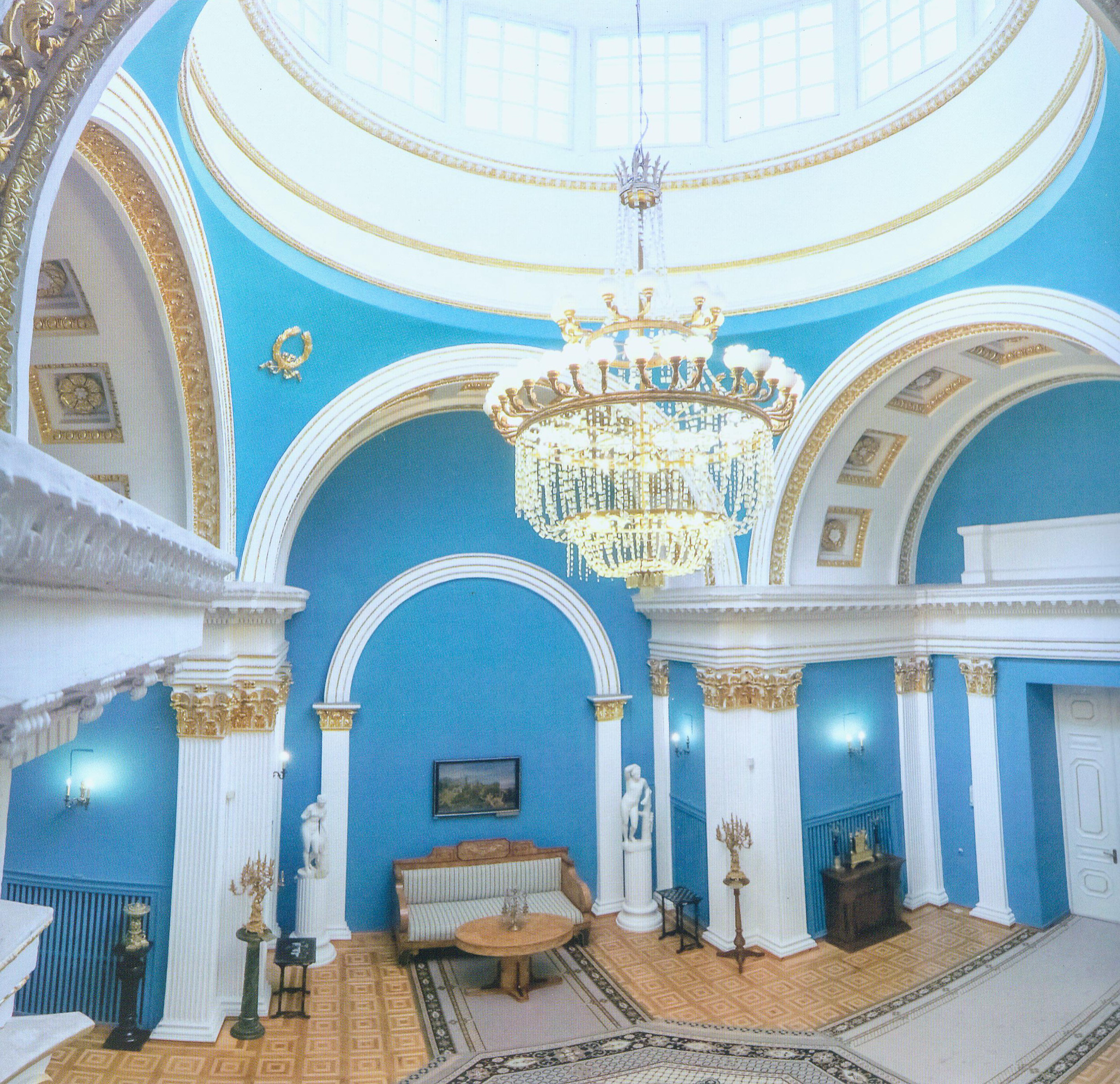 Экспозиция "Владельцы Гомельского имения Румянцевы и Паскевичи". Аудиенц-зал (2019). Источник иллюстрации: Гомельский дворцово-парковый ансамбль = Гомельскі палацава-паркавы ансамбль = Gomel palace and park ensemble : [к 100-летию музея / В. А. Литвинов и др. ; руководитель проекта О. В. Торопова ; редколлегия: Е. А. Аленченко и др. ; фото: О. В. Белоусов и др.]. – Гомель, 2019. – С. 155.