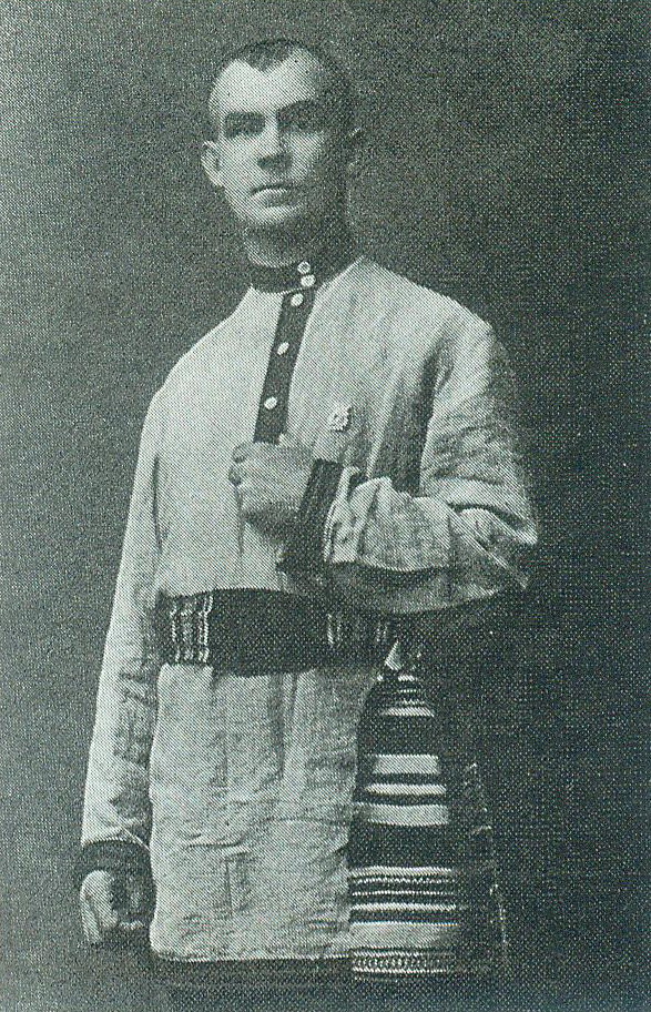 У. Галубок (1923). Крыніца ілюстрацыі: Творы : драматургія, паэзія, проза, публіцыстыка : [да 100-годдзя з дня нараджэння пісьменніка] / Уладзіслаў Галубок ; [укладанне, падрыхтоўка тэкстаў, уступны артыкул, каментарыі С. С. Лашука ; рэдкалегія: Б. Ул. Галубок і інш.]. – Мінск, 1983. – С. 1 уклейкі паміж с. 288–289.