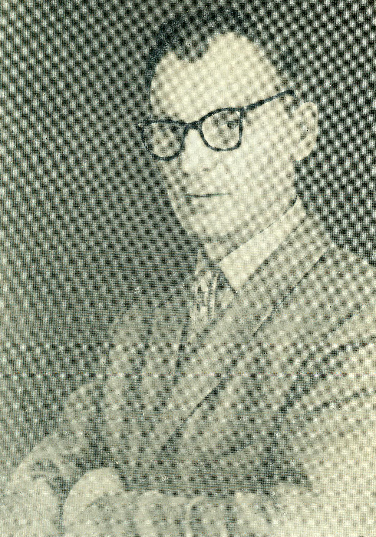 А.М. Тычына. Крыніца ілюстрацыі: Анатоль Мікалаевіч Тычына / аўтар тэксту П. Герасімовіч. – Мінск, 1961. – Франтыспіс.