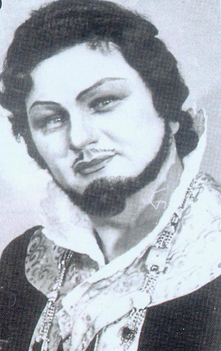 В. Глушакоў у вобразе Герцага ў оперы Д. Вэрдзі "Рыгалетта". Крыніца ілюстрацыі: Партер. – 2016. – № 7. – С. 13. 