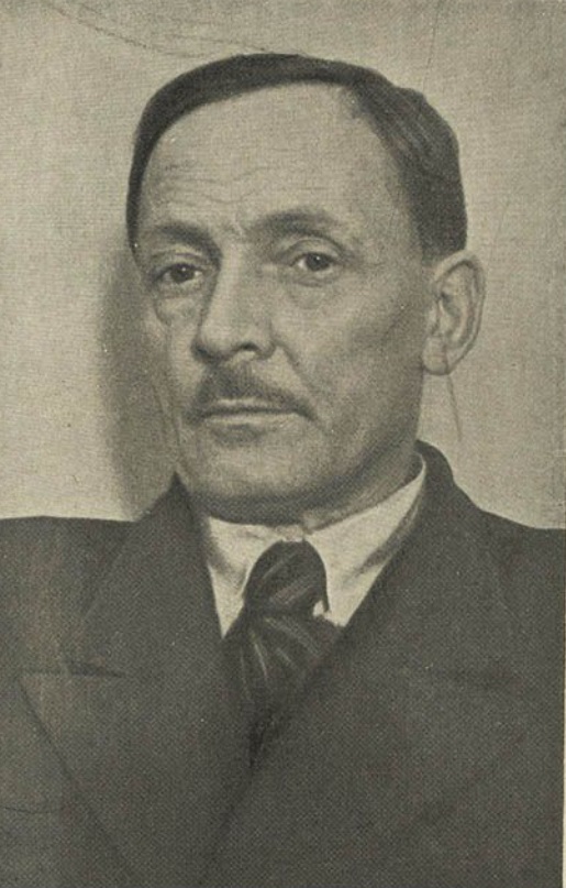 Я. Купала (конец 1930-х – начало 1940-х гг.). Источник иллюстрации: Стихи и поэмы : перевод с белорусского / Янка Купала. – Москва : Советский писатель, 1948. – Фронтиспис.