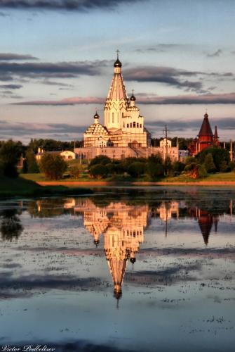 Храм-Помнік у гонар Усіх святых і ў памяць аб ахвярах, якія выратаванню Айчыны нашай паслужылі