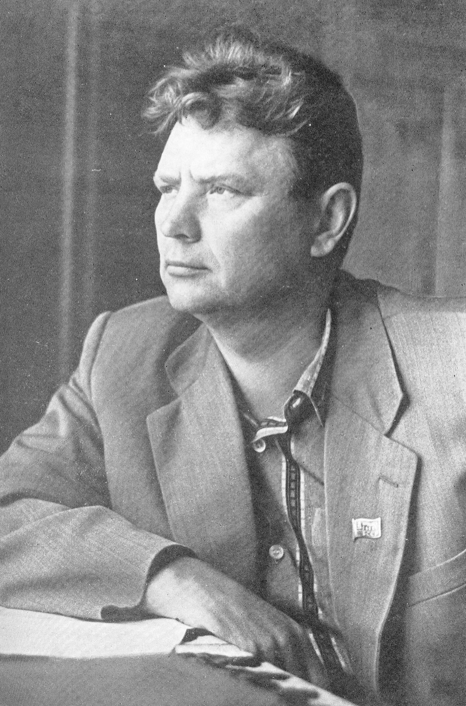 Максім Танк (1962). Крыніца ілюстрацыі: Максім Танк = Максим Танк : [фотаальбом / фота У. А. Крука і інш. ; аўт. тэксту В. П. Рагойша]. – Мінск, 1985. – С. 39.