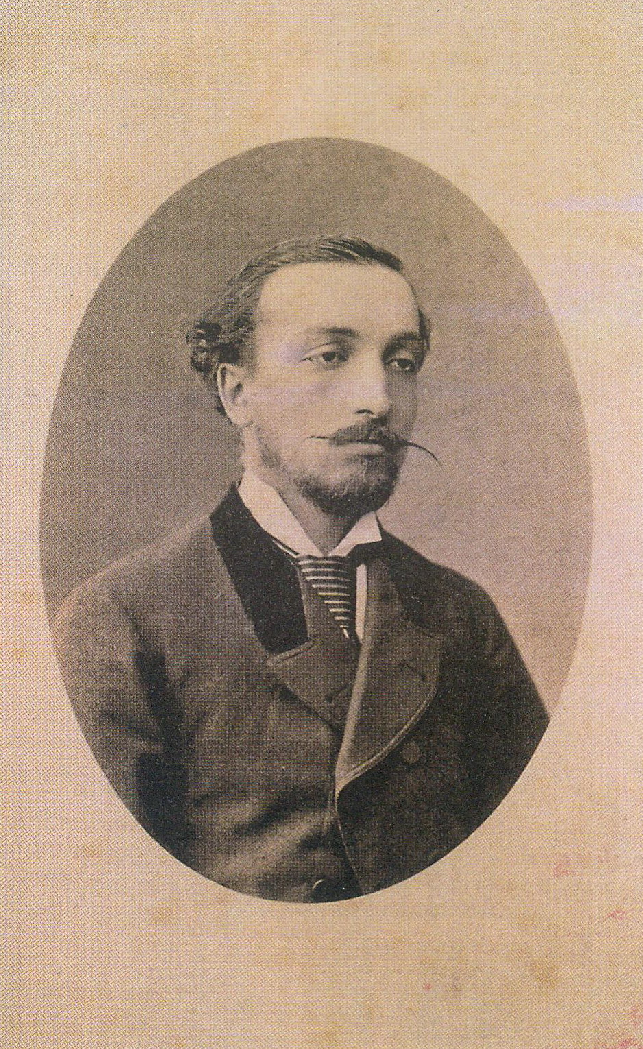 Эдвард Вайніловіч у час падарожжа па Італіі. Крыніца ілюстрацыі: Церні Крэсаў = Cierń Kresowy : аповесць пра Эдварда Вайніловіча і яго сям'ю : пераклад з польскай мовы / Гізэля Хмялеўская. – Мінск, 2015. – С. 5 уклейкі паміж с. 196–197.