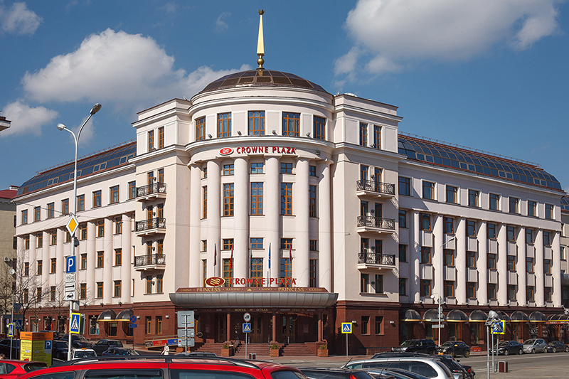 Здание Торгового центра (ранее здание гостиницы "Беларусь", позднее – "Свислочь"). Источник иллюстрации: http://uk.minsk.gov.by/spisok-istoriko-kulturnykh-tsennostej/1319-zdanie-byvshej-gostinitsy-svisloch