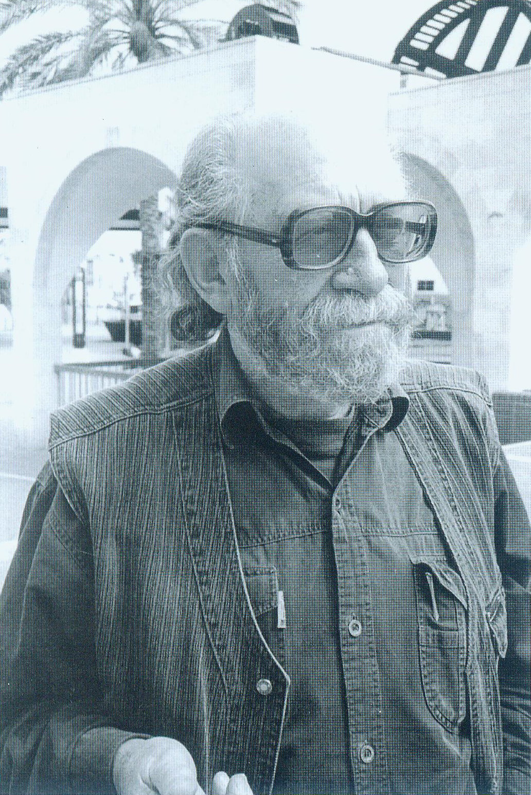 Давид Симанович. Источник иллюстрации: Витебский вокзал, или Вечерние прогулки через годы : дневники / Давид Симанович. – Минск, 2006. – С. 16 вклейки между с. 420–421.