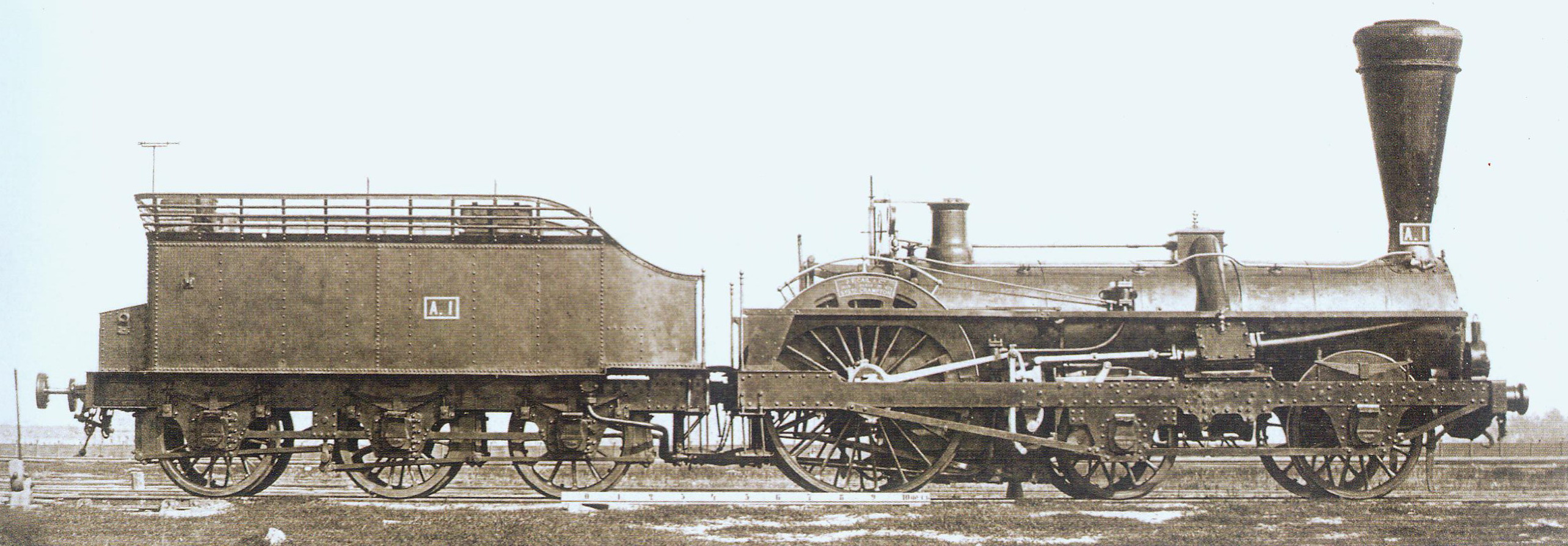 Пассажирский паровоз серии А-1 2-1-0 Санкт-Петербургско–Варшавской железной дороги (конец ХІХ в.). Источник иллюстрации: История белорусской железной дороги. Из XIX века – в век XXI : [1862–2012 / В. В. Яновская и др.]. – Минск, 2012. – С. 77. 