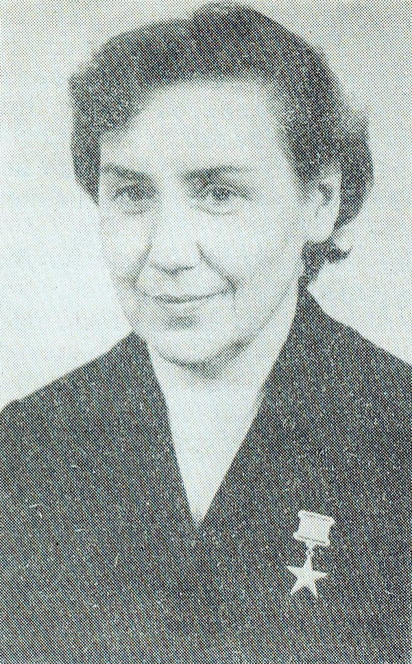 Наладчик гальванического участка механического цеха № 4 МТЗ, Герой Социалистического Труда Роза кондратьевна Прусова. Источник иллюстрации: Минский тракторный / Маликов Т., Сегал М. – Минск, 1968. – С. 82. 