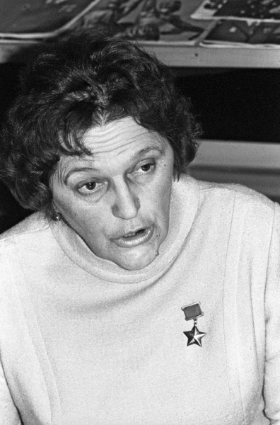 Алена Рыгораўна Мазанік (1975). Крыніца ілюстрацыі: http://www.warheroes.ru/hero/hero.asp?Hero_id=1001