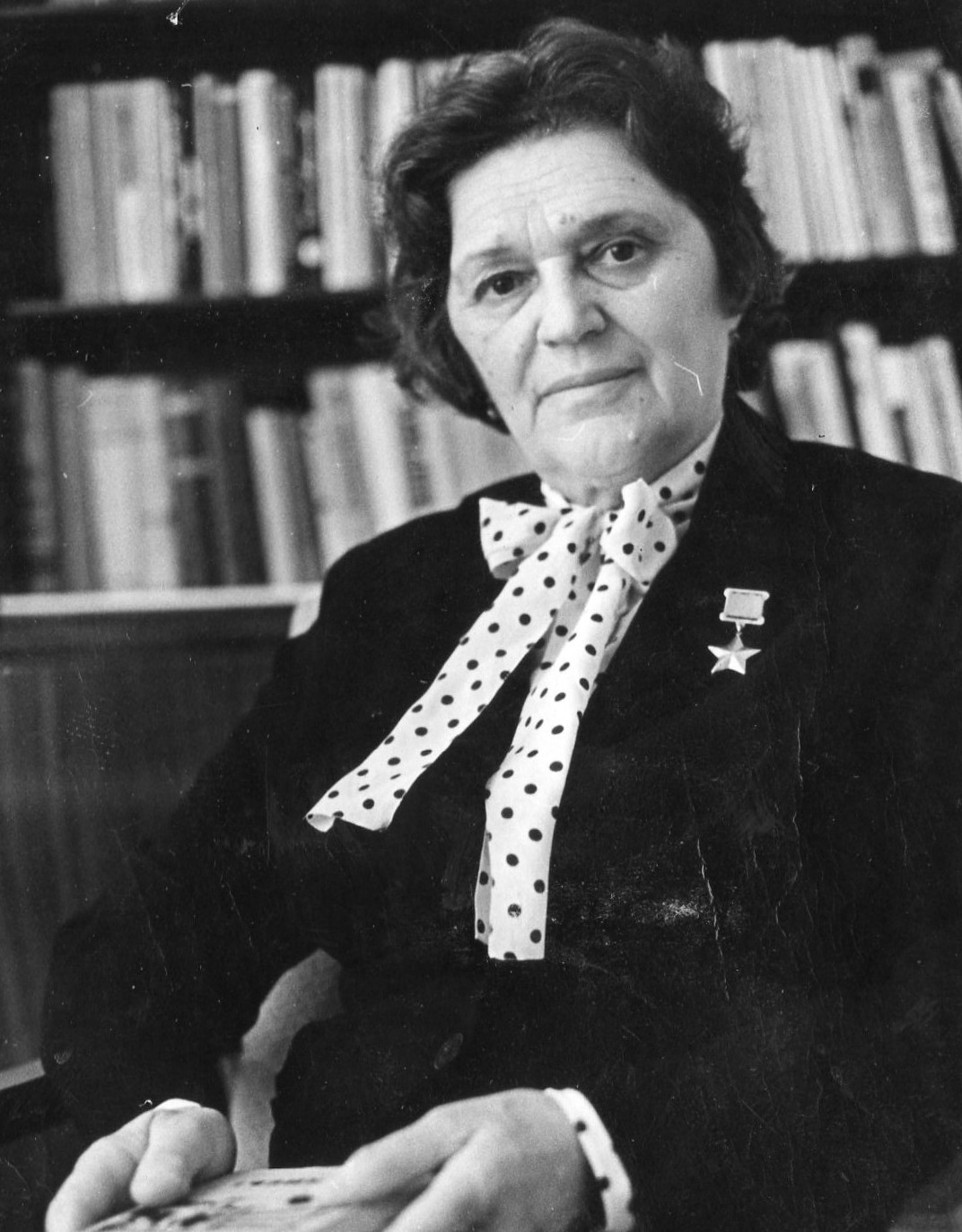 Алена Рыгораўна Мазанік (1970-я гг.). Крыніца ілюстрацыі: http://www.warheroes.ru/hero/hero.asp?Hero_id=1001