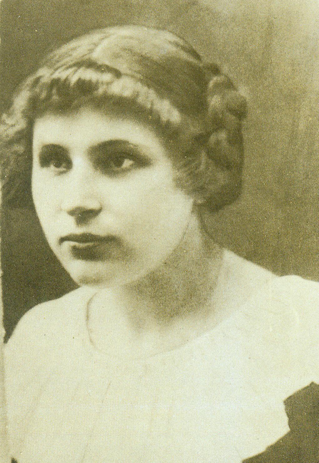 Канстанцыя Буйло (1915). Крыніца ілюстрацыі: … Коціцца рэха : вершы, паэма, лісты / Канстанцыя Буйло ; [укладанне і прадмова Д. Чаркасавай]. – Мінск, 1993. – С. 3 уклейкі паміж с. 224–225. 